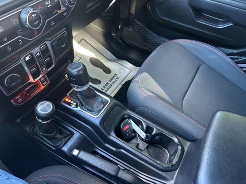 Used 2022 Jeep Gladiator Rubicon w/ Trailer Tow Package image 17