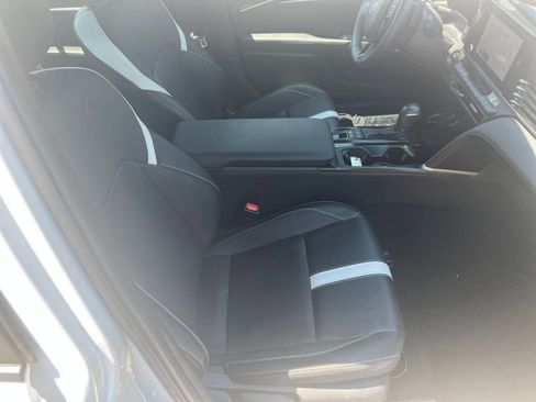 Used 2025 Toyota Camry SE FWD image 36