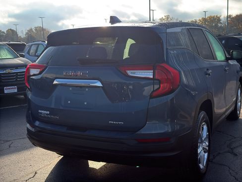 Used 2024 GMC Terrain SLE image 5