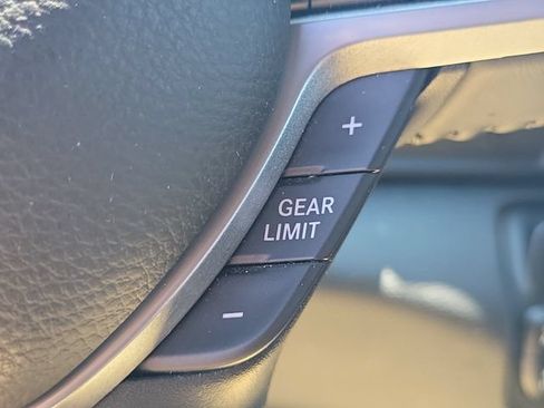 Used 2020 RAM 1500 Laramie AWD/4WD image 14
