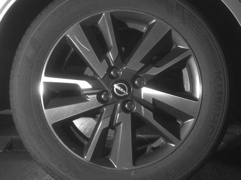 Used 2025 Nissan Versa SV image 15