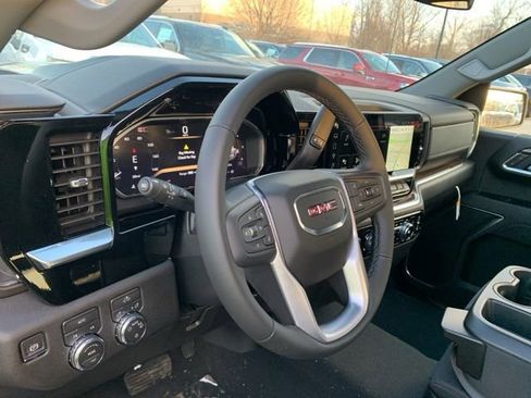 New 2026 GMC Sierra 1500 SLE image 14