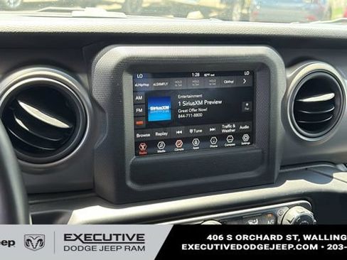Used 2022 Jeep Gladiator Sport AWD/4WD image 14