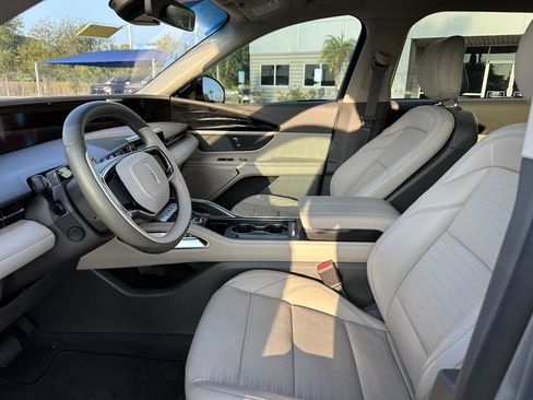 Used 2024 Lincoln Nautilus Reserve image 11