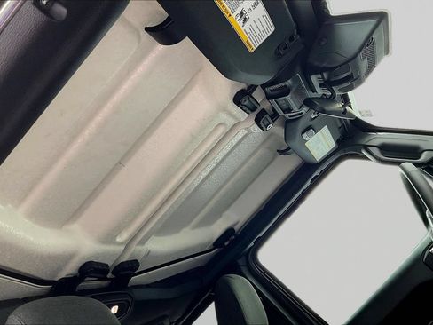 Used 2025 Jeep Wrangler Unlimited Sport AWD/4WD image 30