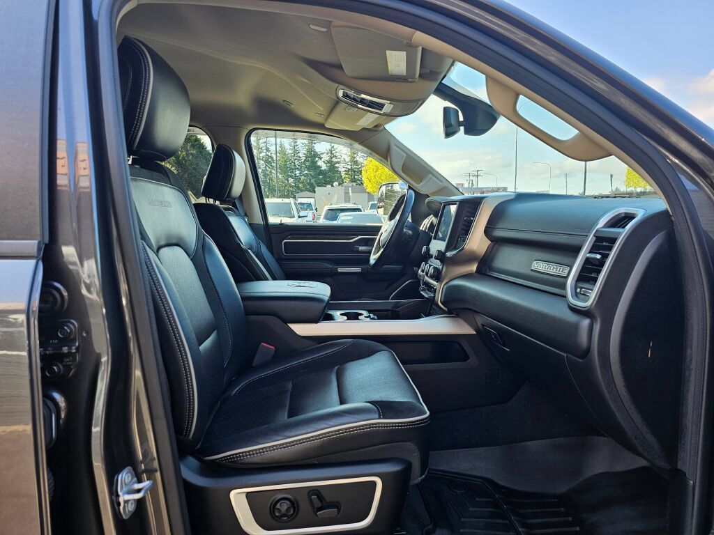 Used 2019 RAM 1500 Laramie AWD/4WD image 10