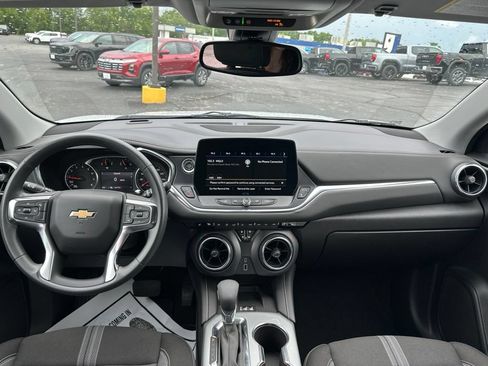 Certified 2025 Chevrolet Blazer LT w/ Convenience Package FWD image 14