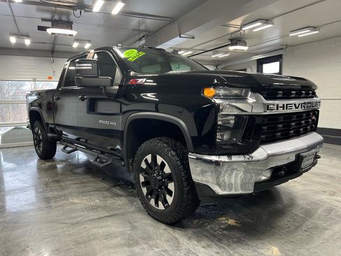 Used 2020 Chevrolet Silverado 2500 LT w/ All Star Edition image 2