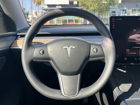 Used 2023 Tesla Model Y Long Range AWD/4WD image 21