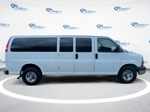 Used 2016 Chevrolet Express 3500 LT w/ LT Preferred Equipment Group image 6