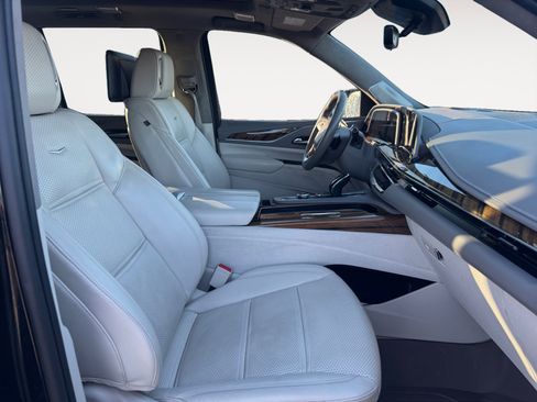Used 2023 Cadillac Escalade Sport Platinum image 15