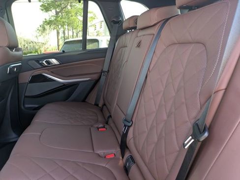 New 2026 BMW X5 sDrive40i image 17