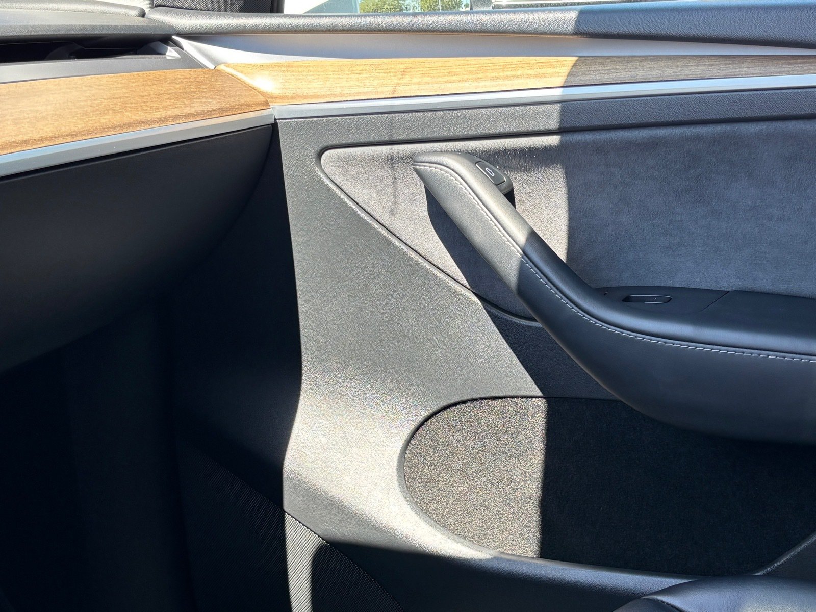 Used 2022 Tesla Model Y Long Range AWD/4WD image 18