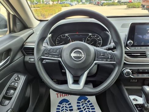 Used 2025 Nissan Altima 2.5 SV FWD image 20