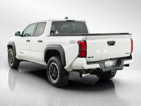 Used 2026 Toyota Tacoma TRD Off-Road AWD/4WD image 3