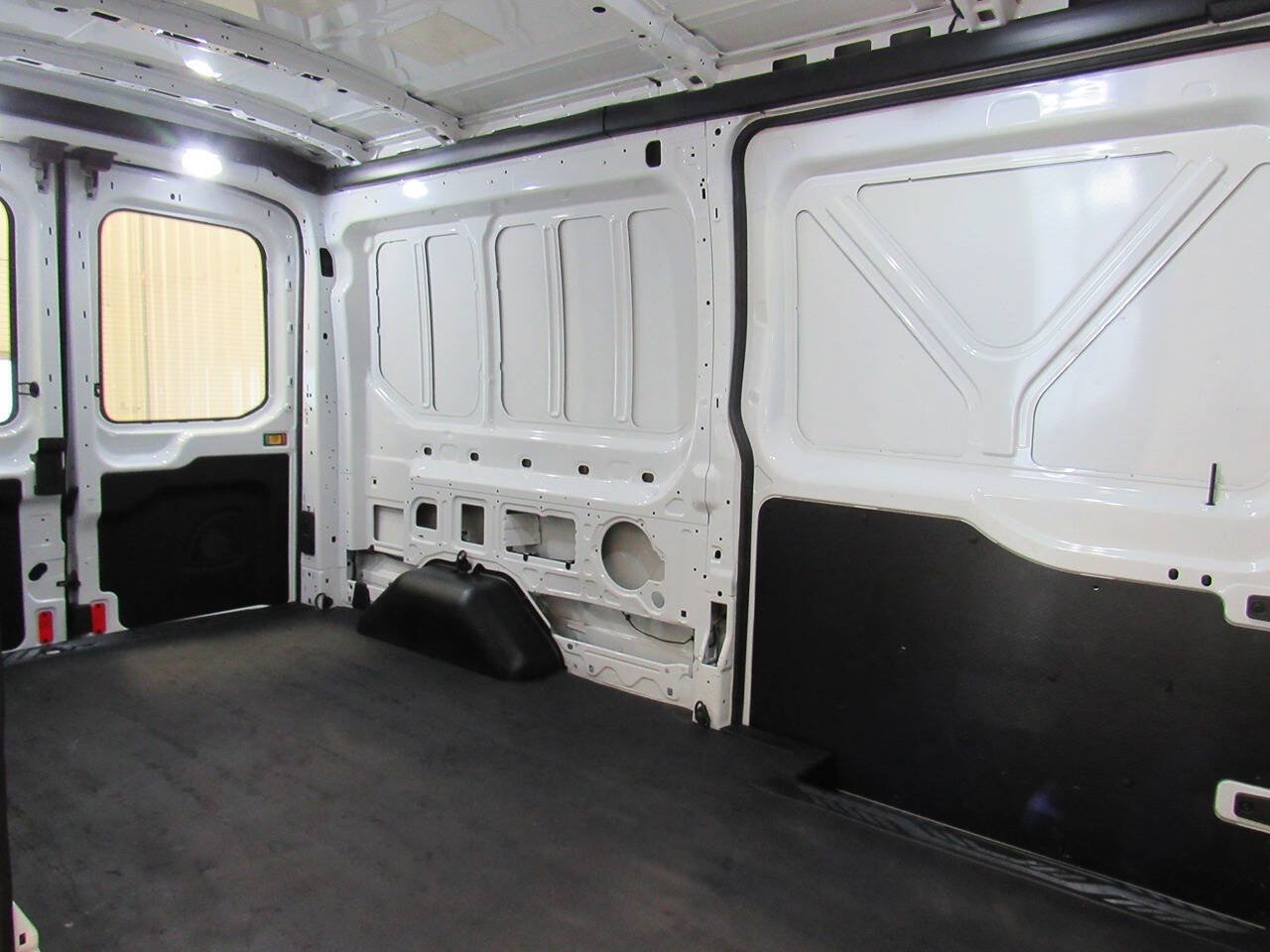 Used 2019 Ford Transit 350 148 Medium Roof RWD image 22