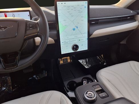 Used 2021 Ford Mustang Mach-E Premium image 6