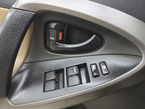 Used 2011 Toyota RAV4 Limited w/ Limited Extra Value Pkg image 30