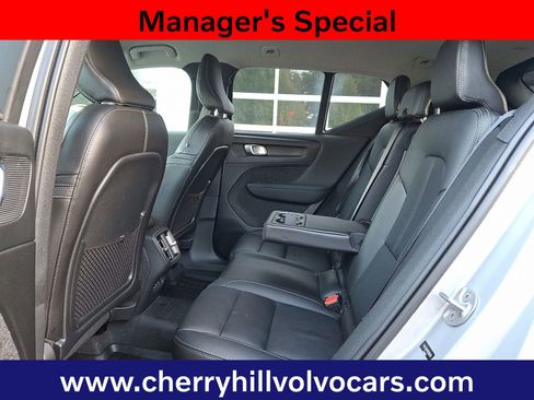 Certified 2024 Volvo XC40 B5 Core image 10