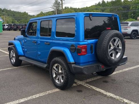 Used 2022 Jeep Wrangler Unlimited Sahara w/ LED Lighting Group AWD/4WD image 7