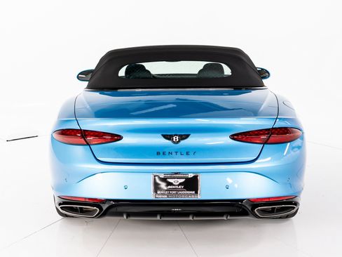 Used 2025 Bentley Continental GTC image 12