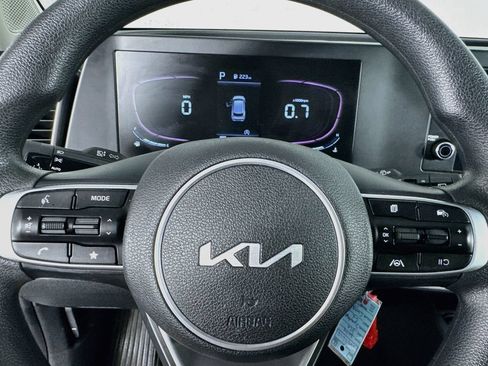 Used 2024 Kia Sportage LX FWD image 16