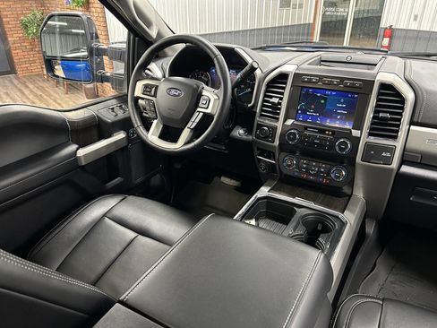 Used 2021 Ford F250 Lariat image 27