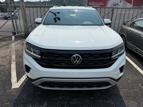 Used 2023 Volkswagen Atlas Cross Sport SE FWD image 5