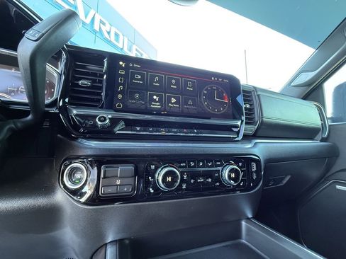 Used 2024 GMC Sierra 2500 SLT w/ SLT Premium Package image 23