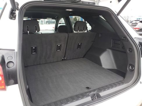 Used 2019 Chevrolet Equinox LT w/ Driver Convenience Package image 29