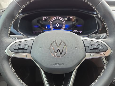 Used 2024 Volkswagen Taos SE AWD/4WD image 24