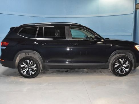 Used 2025 Volkswagen Atlas SE image 18
