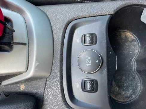 Used 2014 Ford Focus SE w/ Equipment Group 201A FWD image 9