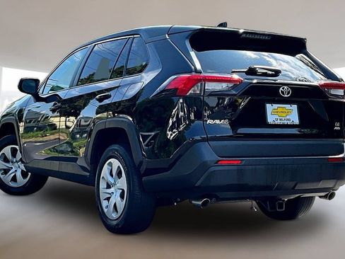 Used 2024 Toyota RAV4 LE AWD/4WD image 4
