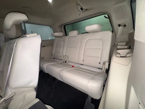 Used 2021 Lincoln Navigator Reserve w/ Luxury Package AWD/4WD image 12
