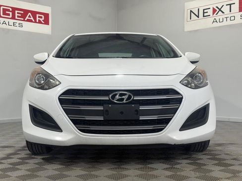 Used 2017 Hyundai Elantra GT FWD image 4
