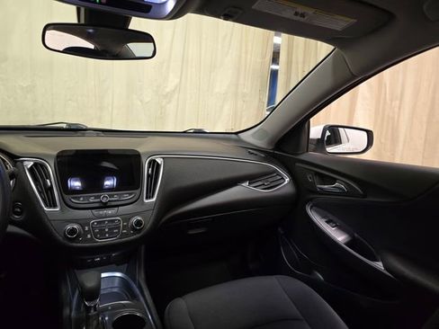 Used 2021 Chevrolet Malibu LT image 31
