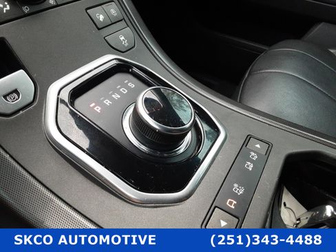 Used 2019 Land Rover Range Rover Evoque SE image 23