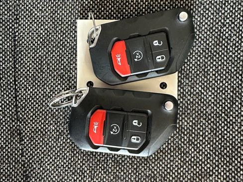 Used 2024 Jeep Wrangler Unlimited Rubicon w/ Dual Top Group image 25