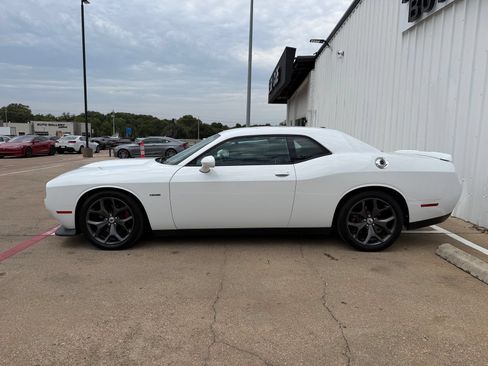Used 2019 Dodge Challenger R/T RWD image 3