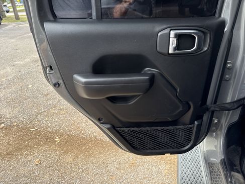 Used 2021 Jeep Wrangler Unlimited Sport image 31