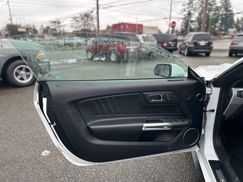 Used 2017 Ford Mustang Premium image 12