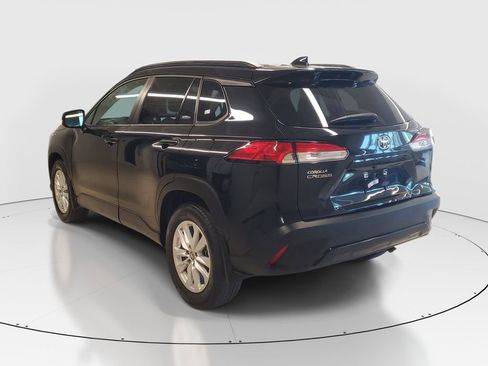 Used 2023 Toyota Corolla Cross LE image 5