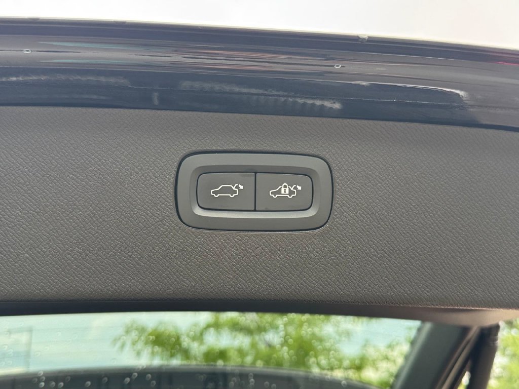 Certified 2024 Volvo XC90 B6 Ultimate w/ Protection Package Premier AWD/4WD image 6