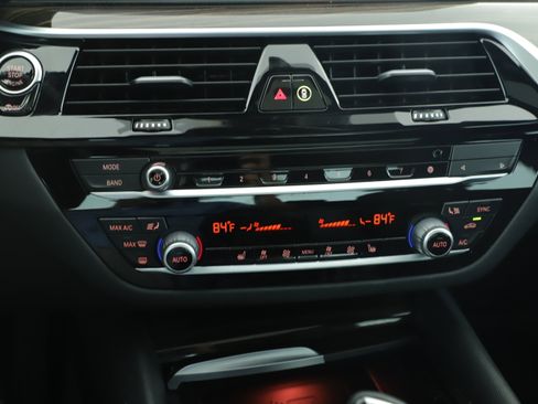 Used 2023 BMW 530i w/ Convenience Package image 10