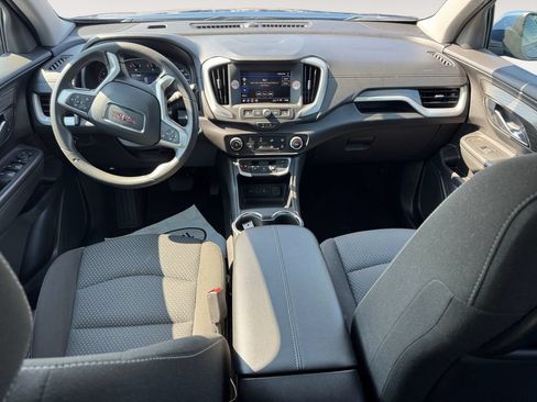 Used 2024 GMC Terrain SLE FWD image 10