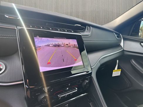 New 2025 Jeep Grand Cherokee Altitude image 38