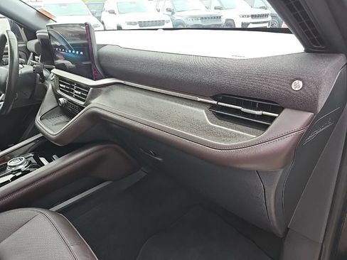 Used 2025 Ford Explorer Platinum w/ LUX Leather Package AWD/4WD image 71