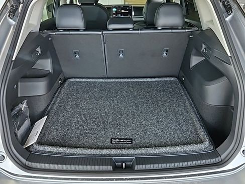 New 2025 Volkswagen Tiguan SE image 19