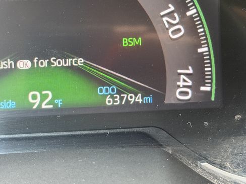 Used 2021 Toyota RAV4 Limited AWD/4WD image 21